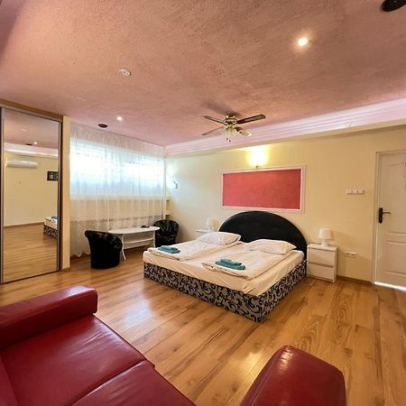 ETNA - Hostel -Noclegi Rzeszów Kültér fotó