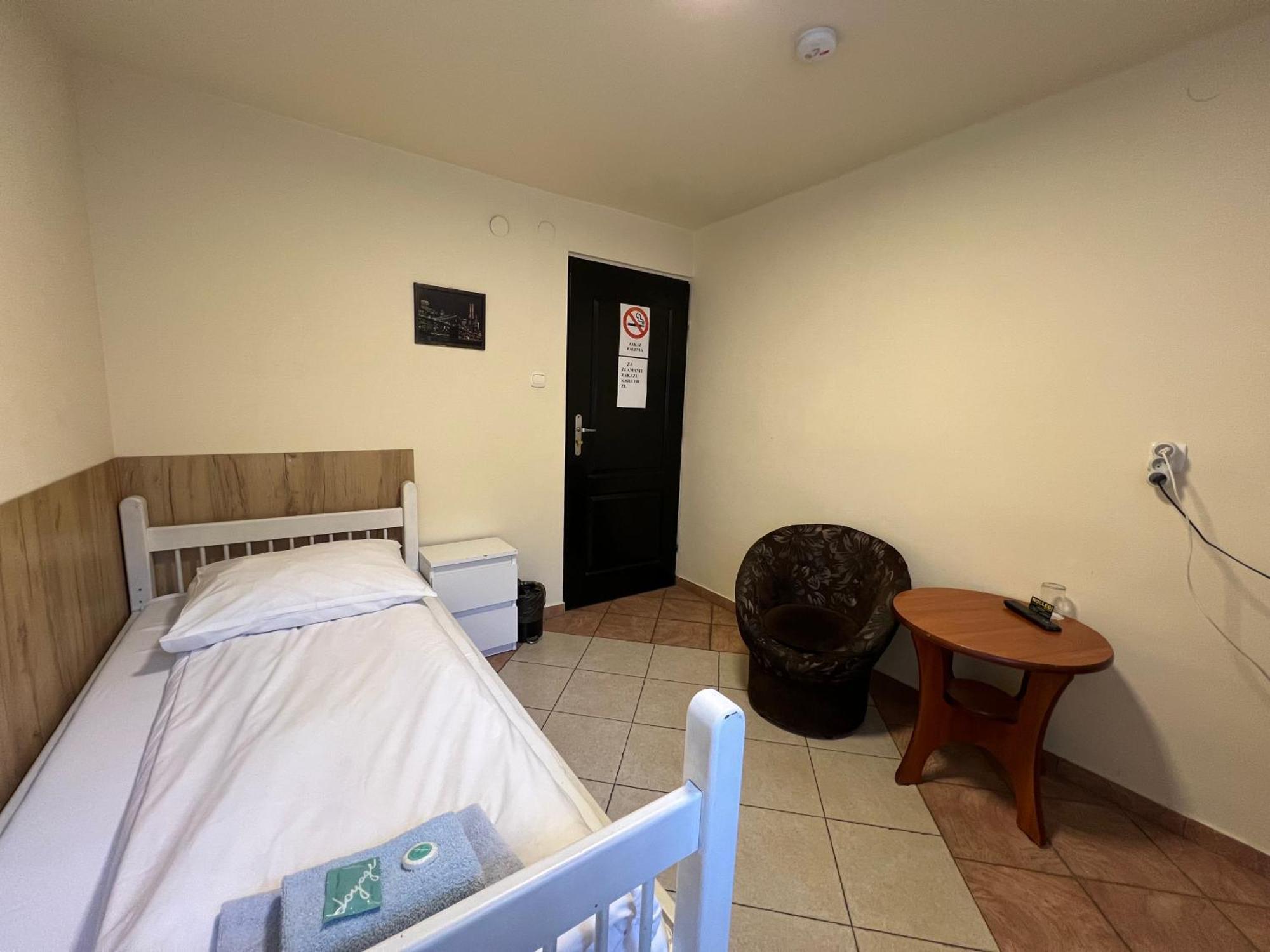 ETNA - Hostel -Noclegi Rzeszów Kültér fotó
