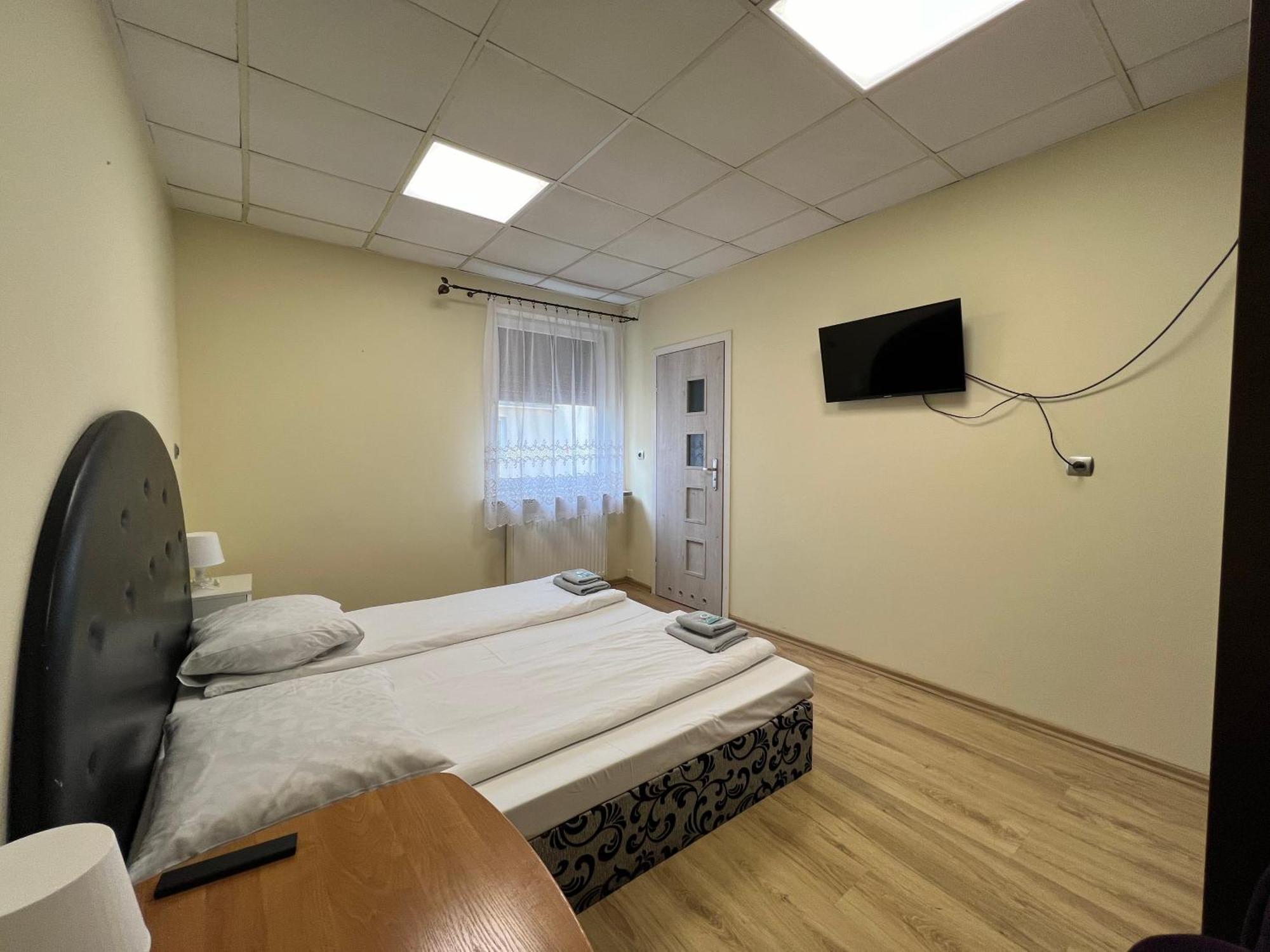 ETNA - Hostel -Noclegi Rzeszów Kültér fotó