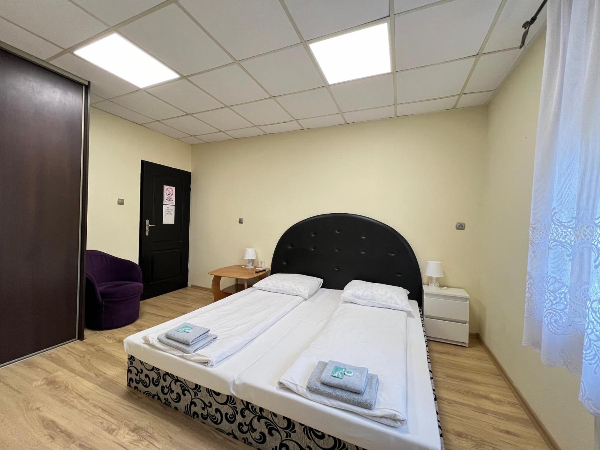 ETNA - Hostel -Noclegi Rzeszów Kültér fotó