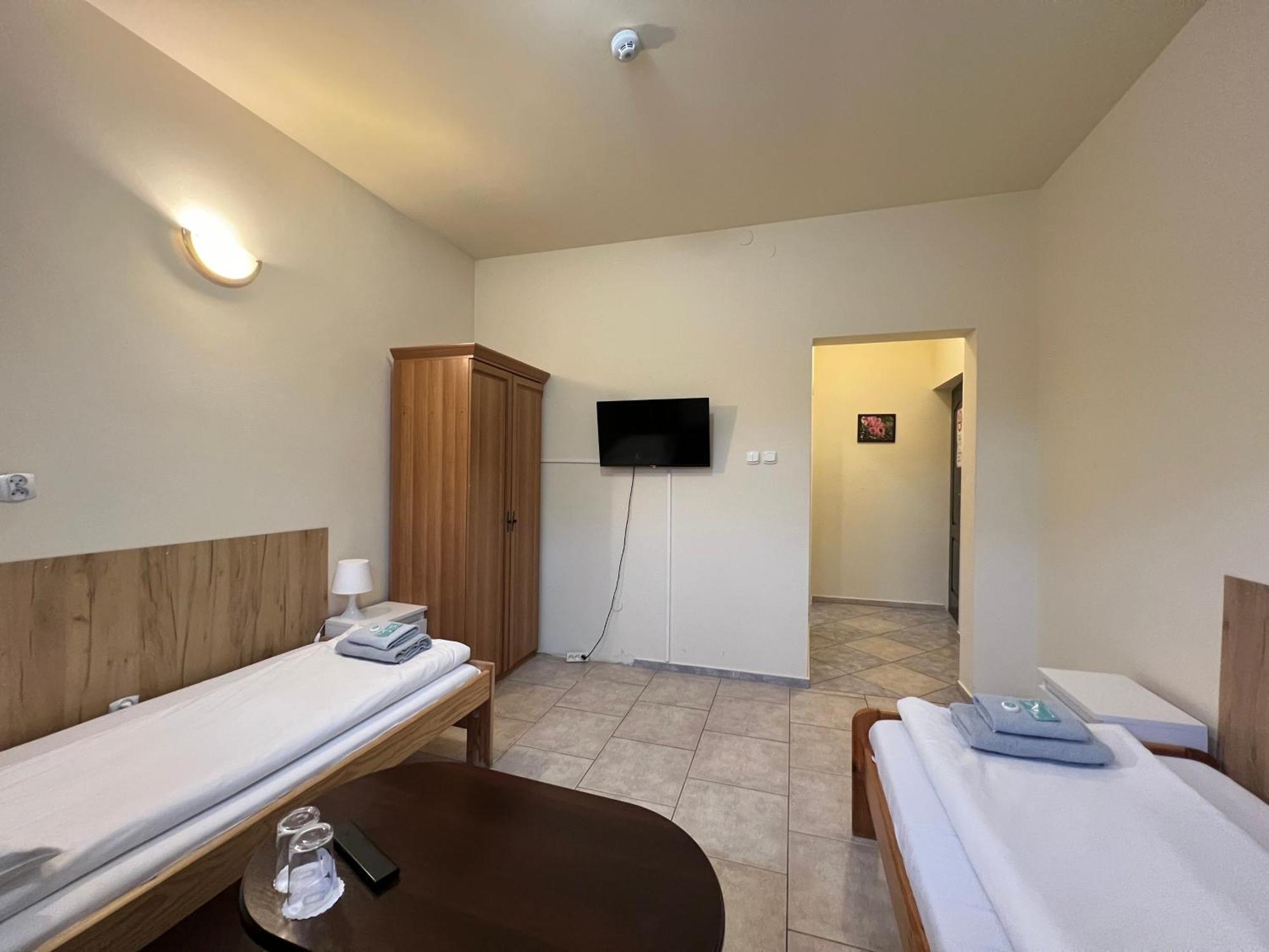ETNA - Hostel -Noclegi Rzeszów Kültér fotó