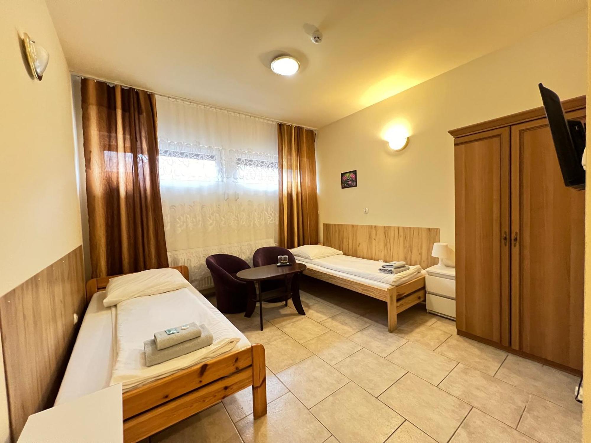 ETNA - Hostel -Noclegi Rzeszów Kültér fotó