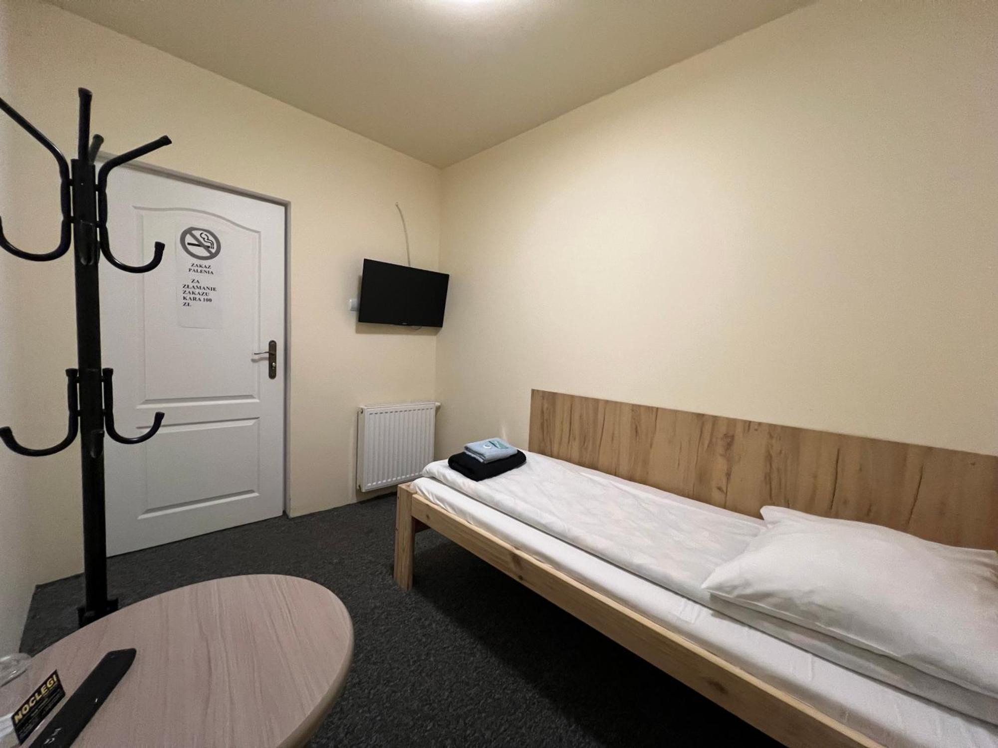 ETNA - Hostel -Noclegi Rzeszów Kültér fotó