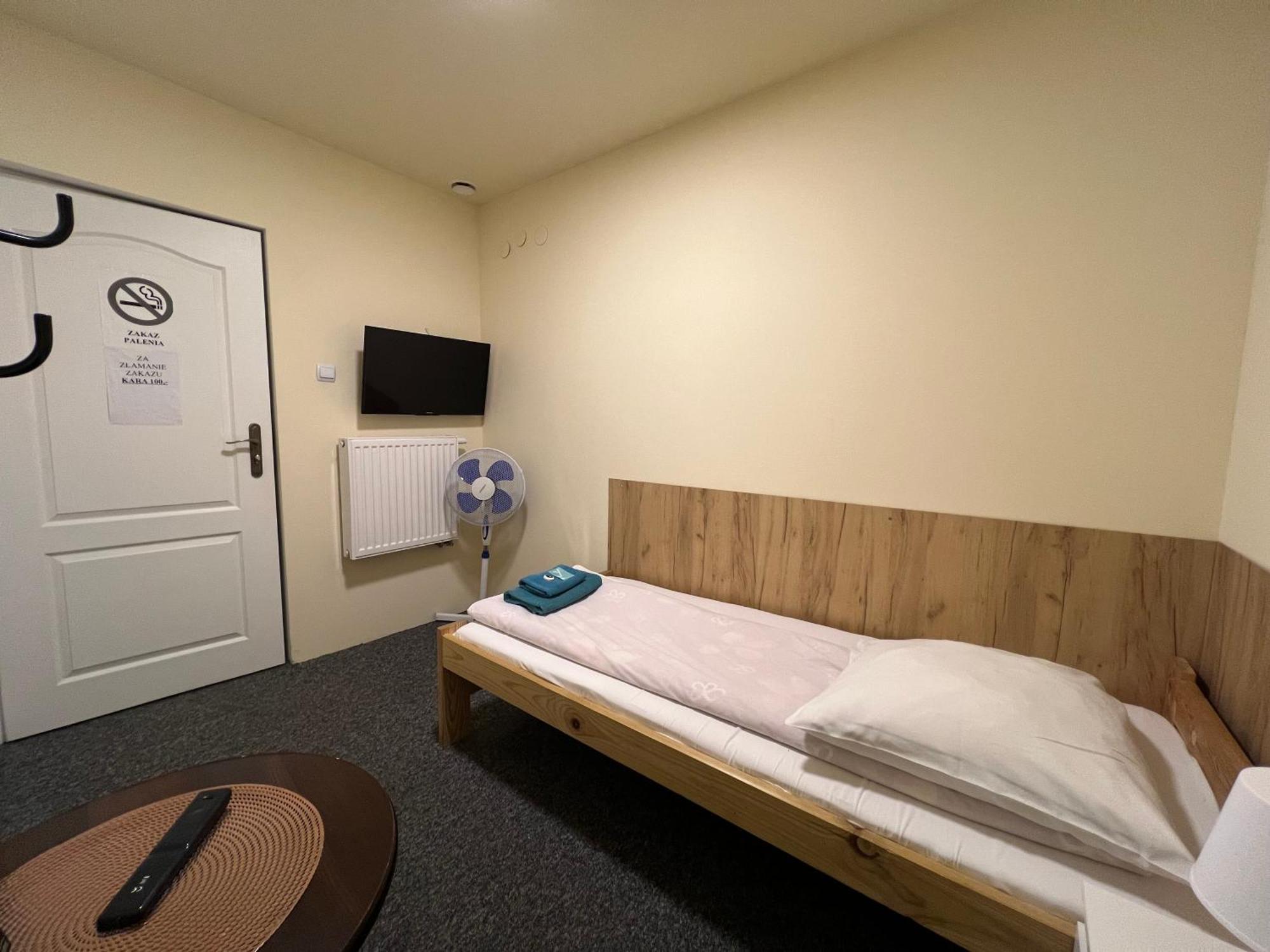 ETNA - Hostel -Noclegi Rzeszów Kültér fotó