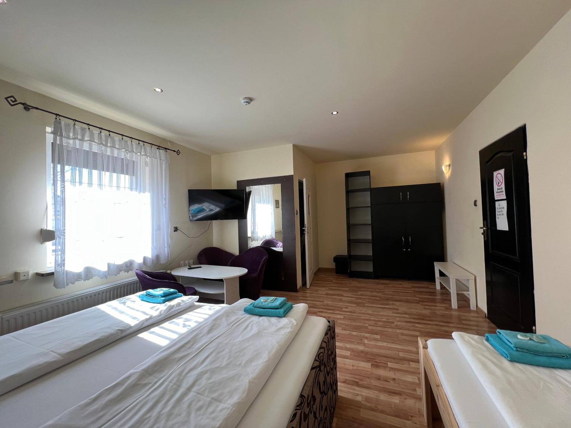 ETNA - Hostel -Noclegi Rzeszów Kültér fotó