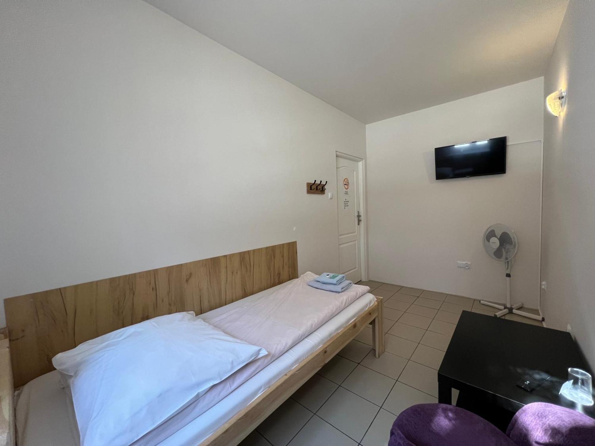 ETNA - Hostel -Noclegi Rzeszów Kültér fotó