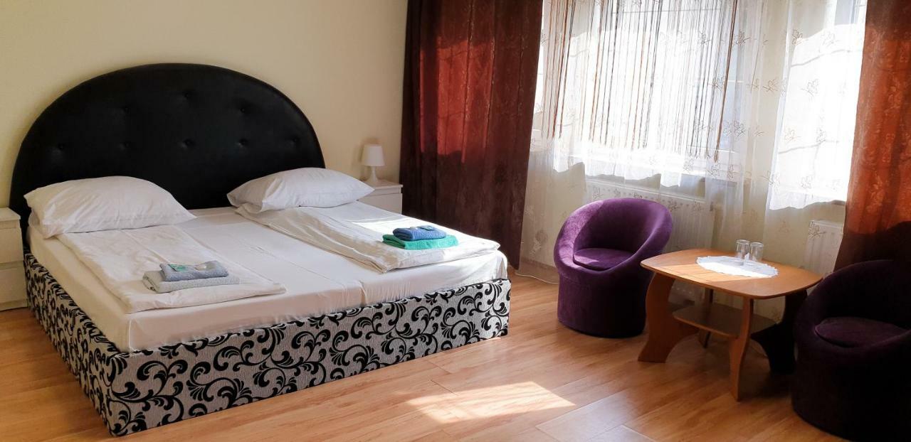 ETNA - Hostel -Noclegi Rzeszów Kültér fotó