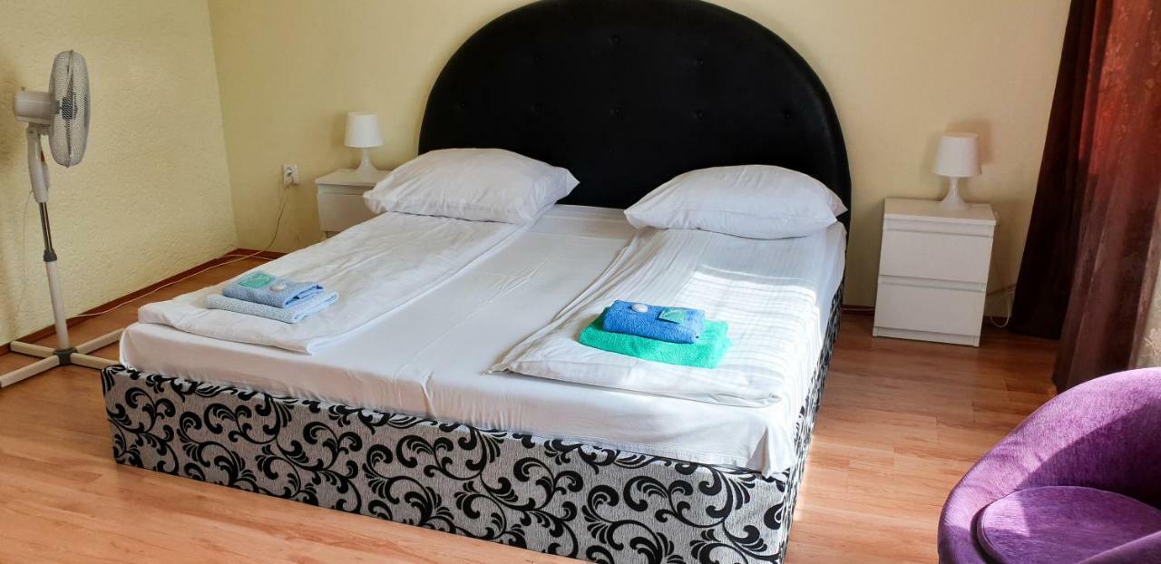 ETNA - Hostel -Noclegi Rzeszów Kültér fotó